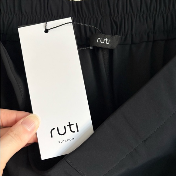 Ruti The Petite On The Loose Work Pants in Black NEW - Picture 5 of 5